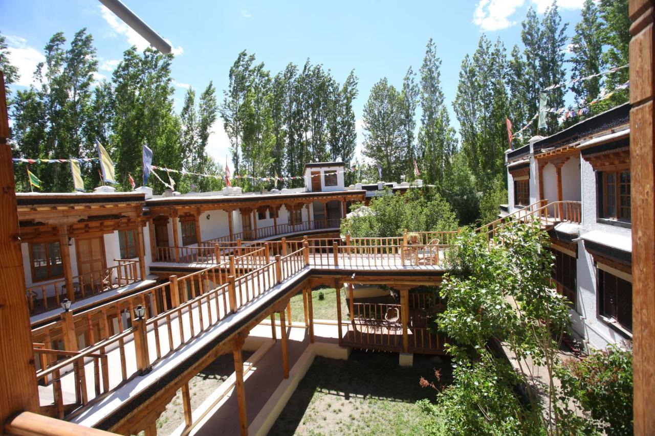Lha-Ri-Sa Resort Лех Екстер'єр фото