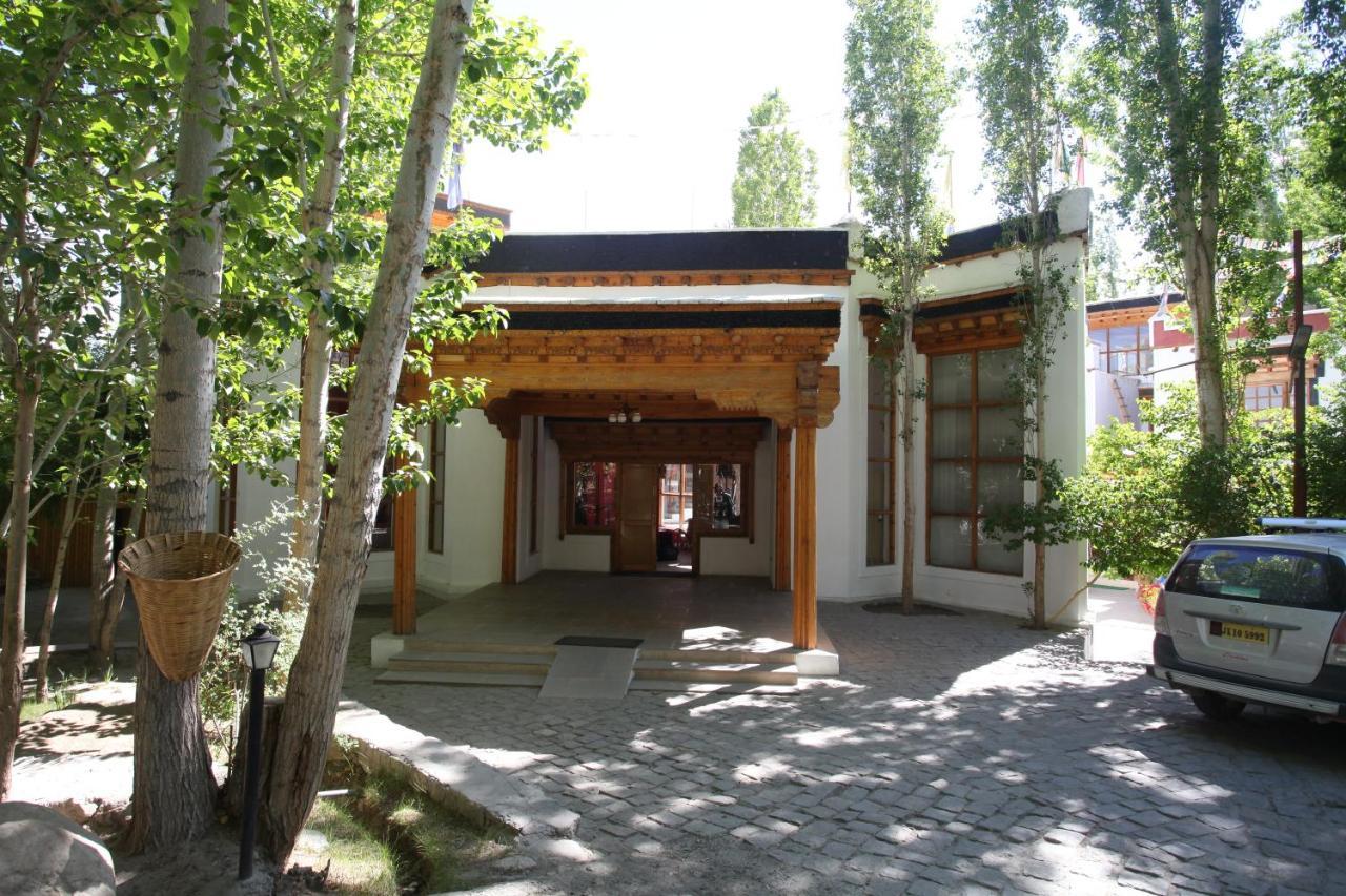 Lha-Ri-Sa Resort Лех Екстер'єр фото