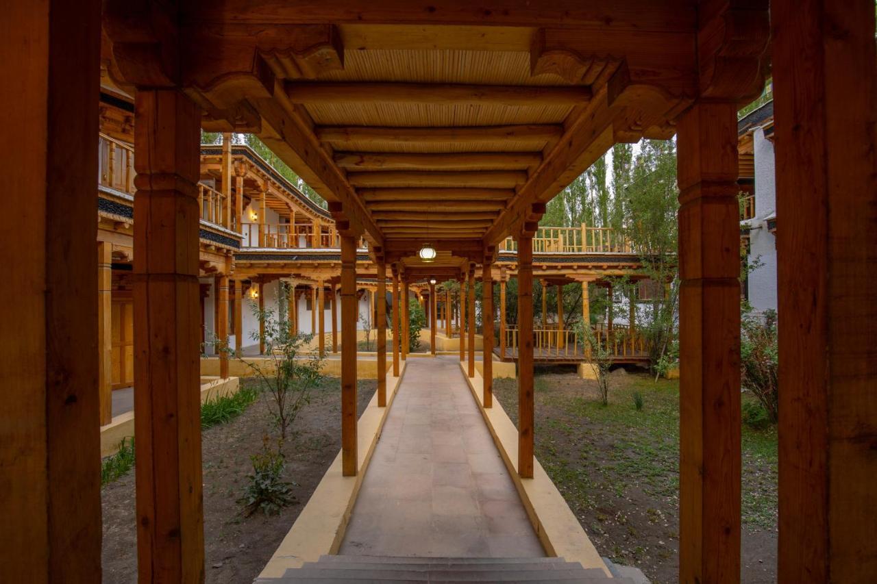Lha-Ri-Sa Resort Лех Екстер'єр фото