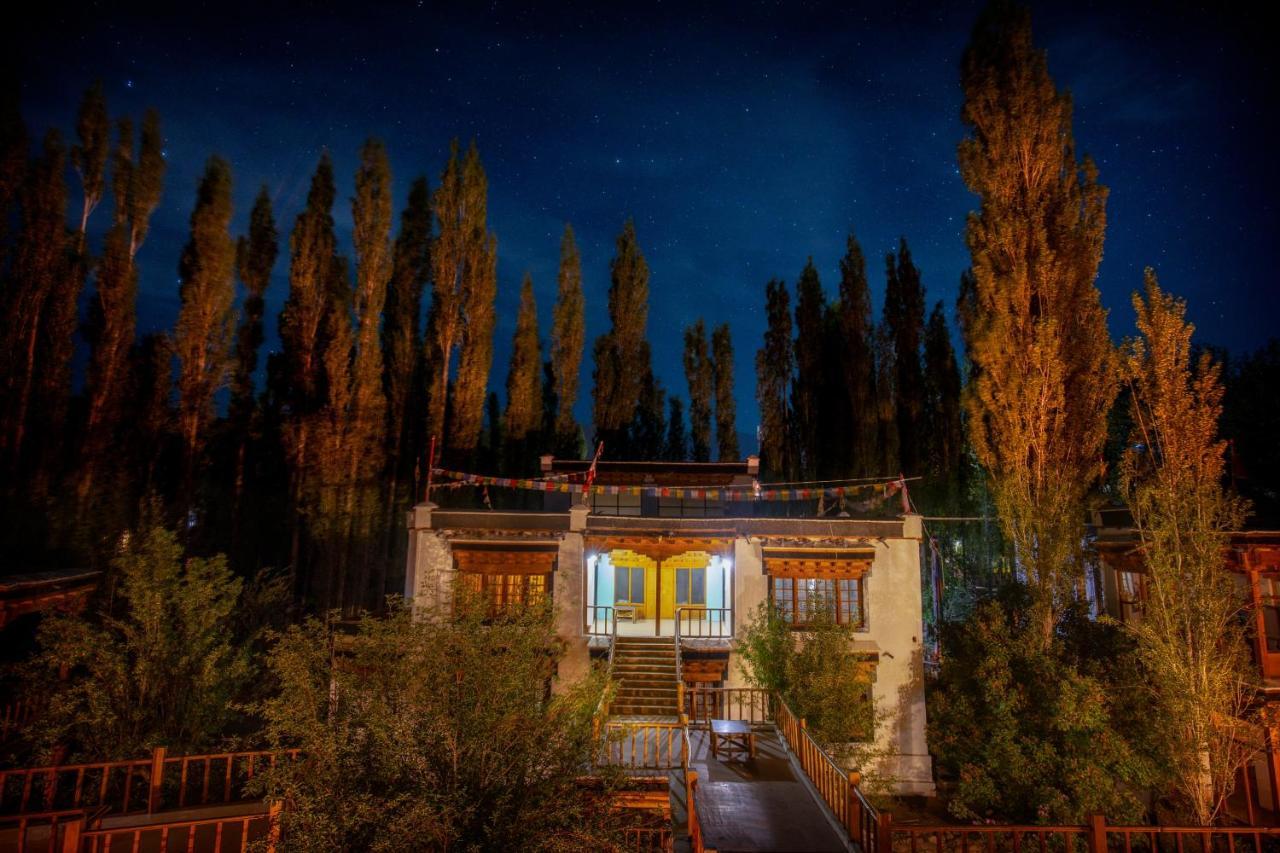 Lha-Ri-Sa Resort Лех Екстер'єр фото